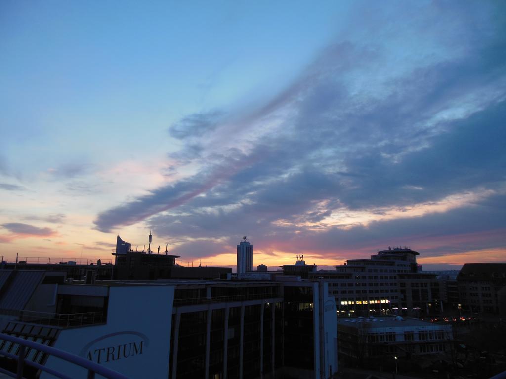 Hotel Lut10Her Sky-Fly Leipzig Zimmer foto